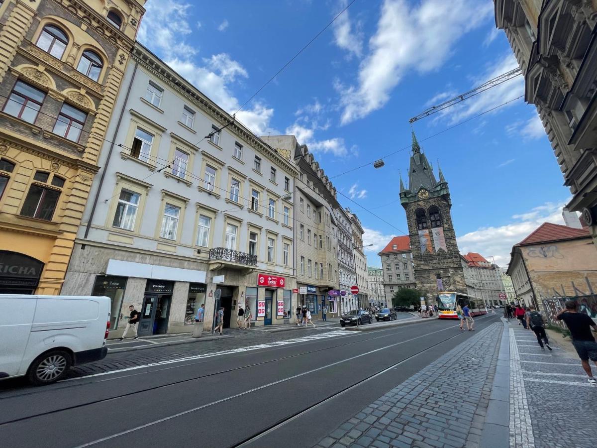 Grand Viceroy Apartments - Gothic Tower View Prague Ngoại thất bức ảnh