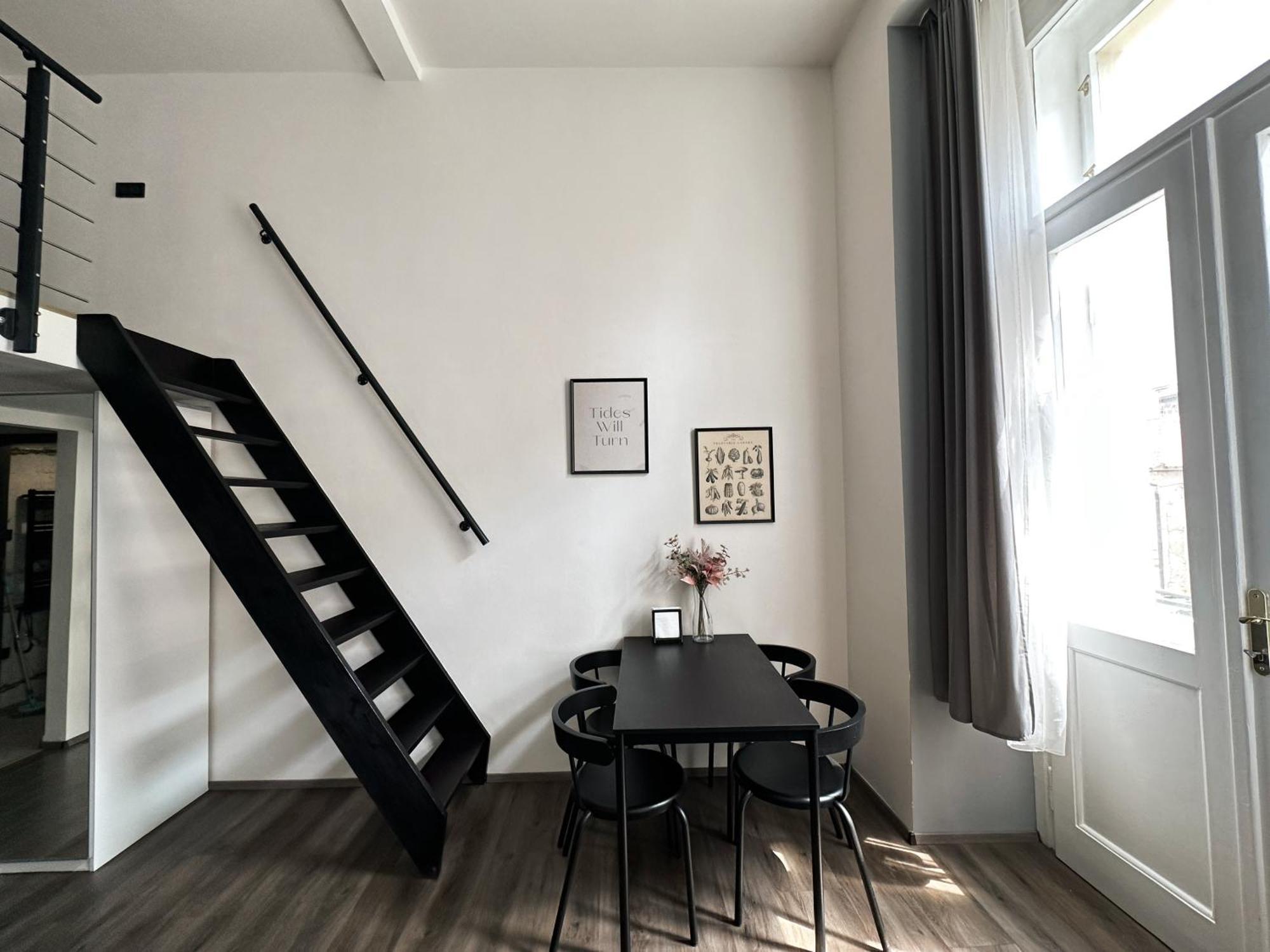 Grand Viceroy Apartments - Gothic Tower View Prague Ngoại thất bức ảnh